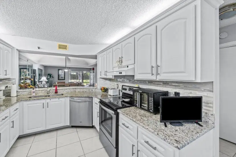 Picture of 9170 SW 14Th Street 4105, Boca Raton FL 33428