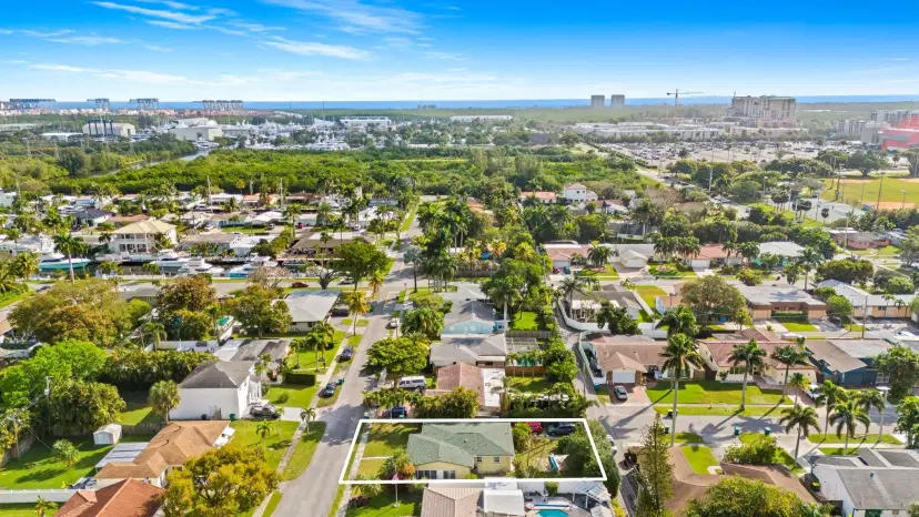 Picture of 106 NE 2Nd Pl, Dania Beach FL 33004
