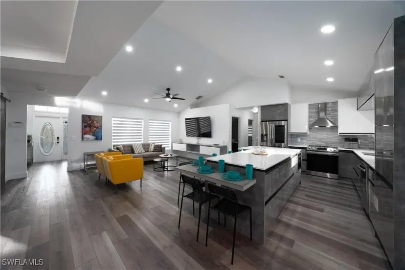 Picture of 1011 9Th St Sw, Naples FL 34117