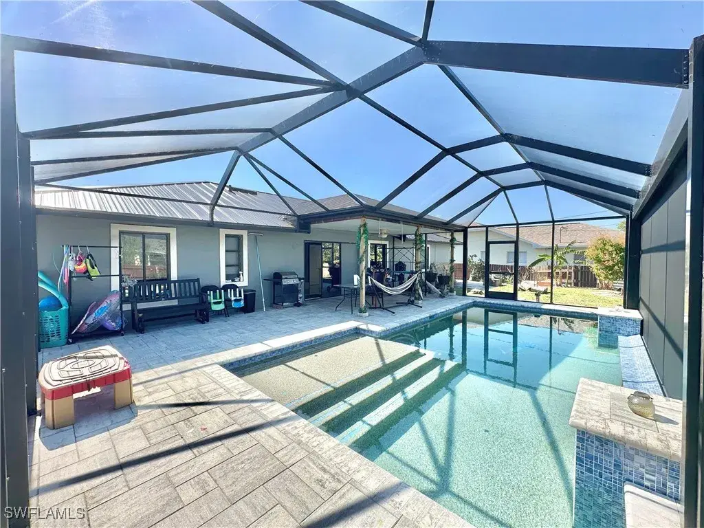 Picture of 411 SE 20Th St, Cape Coral, FL 33990