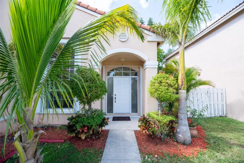 Picture of 1080 NW 189Th Ave, Pembroke Pines FL 33029