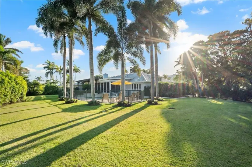 Picture of 1180 Oleander Dr, Naples FL 34102