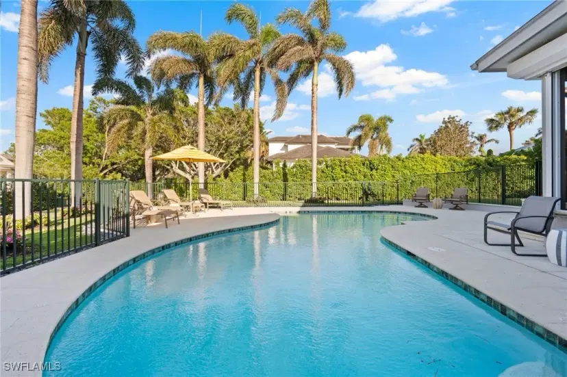 Picture of 1180 Oleander Dr, Naples FL 34102