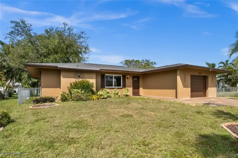 Picture of 1621 SE 21St Ter, Cape Coral FL 33990