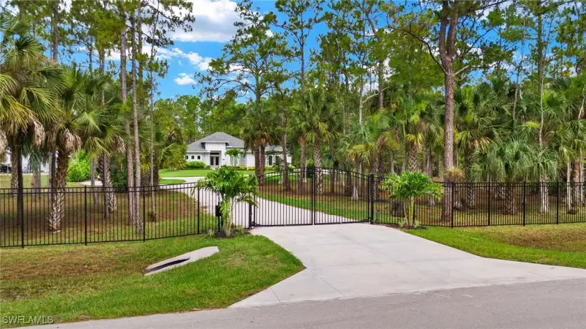 Picture of 221 23Rd St Nw, Naples FL 34120