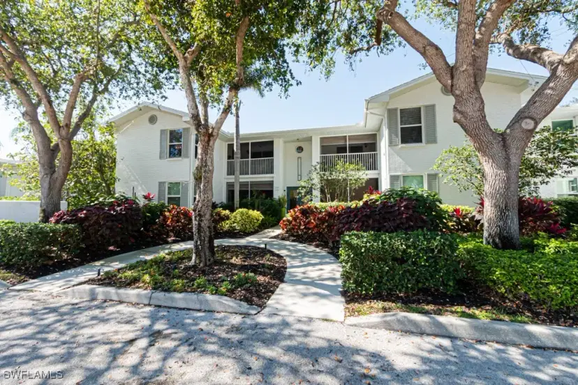 Picture of 800 S Golf Dr N205, Naples FL 34102