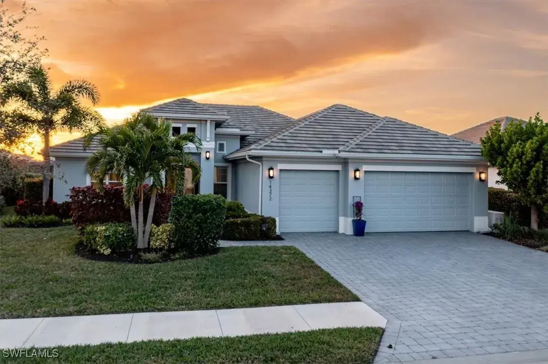 Picture of 14372 Neptune Ave, Naples, FL 34114