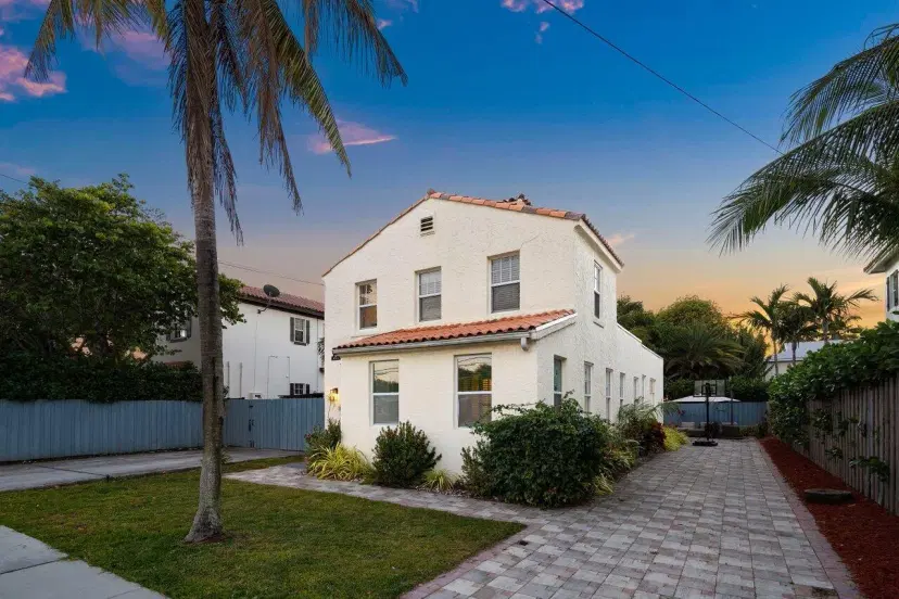 Picture of 910 NE 2Nd Avenue, Delray Beach FL 33444
