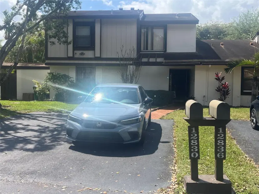 Picture of 12830 SW 67Th Ter 12830, Miami FL 33183