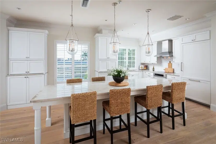 Picture of 750 11Th St S C, Naples FL 34102