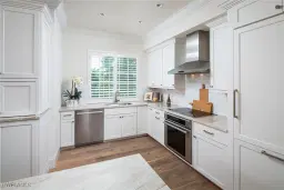 Picture of 750 11Th St S C, Naples, FL 34102