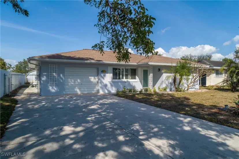 Picture of 1125 Hilltop Dr, Naples FL 34103