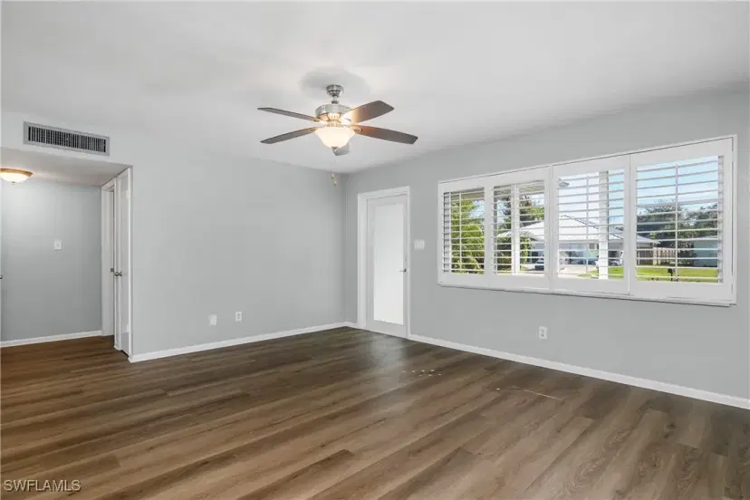 Picture of 1125 Hilltop Dr, Naples FL 34103