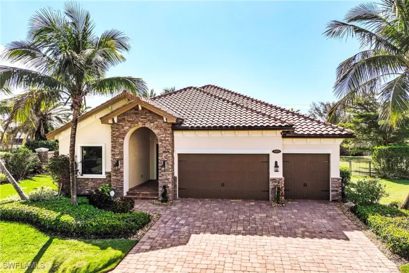 Picture of 15979 Tropical Breeze Dr, Fort Myers FL 33908