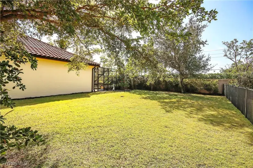 Picture of 15979 Tropical Breeze Dr, Fort Myers FL 33908
