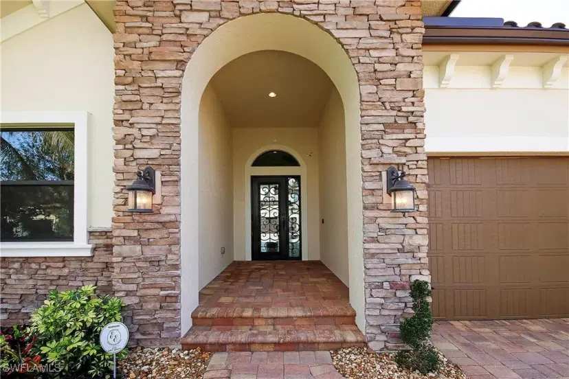 Picture of 15979 Tropical Breeze Dr, Fort Myers FL 33908