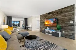 Picture of 10475 Gulf Shore Dr 112, Naples, FL 34108