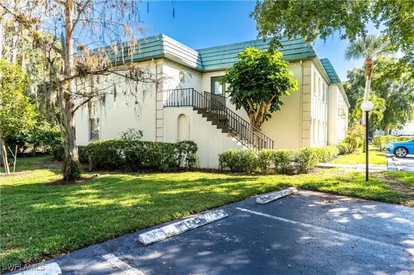 Picture of 102 Bob O Link Way 2B, Naples FL 34105