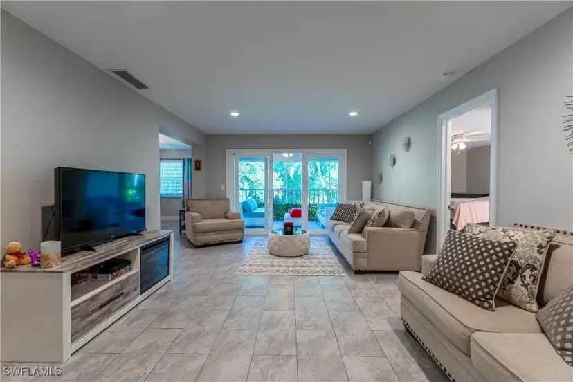 Picture of 102 Bob O Link Way 2B, Naples FL 34105
