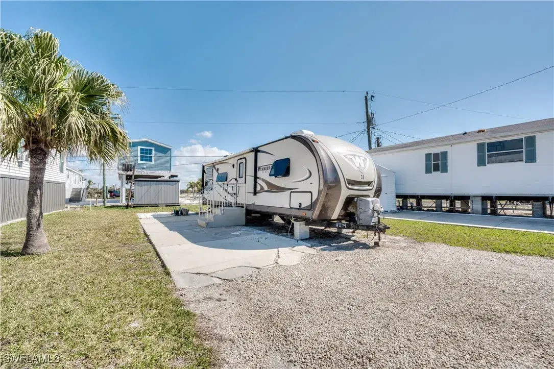 Picture of 38 Helen Ln, Fort Myers Beach, FL 33931