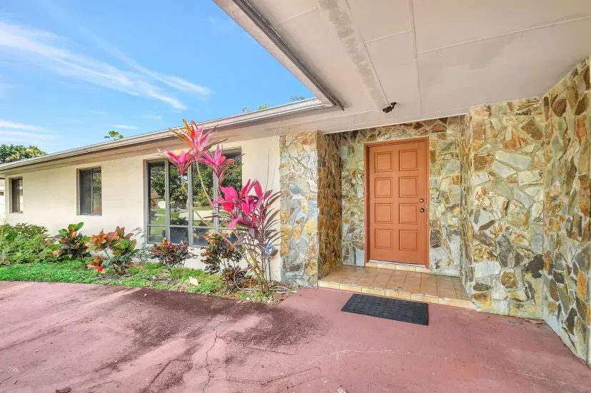 Picture of 834 Briarwood Drive, Haverhill FL 33415