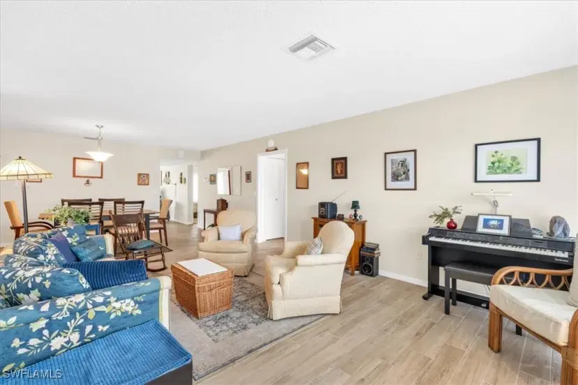 Picture of 1376 S Brandywine Cir 4, Fort Myers FL 33919