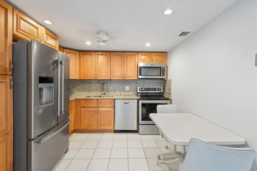 Picture of 304 Wellington F, West Palm Beach FL 33417
