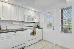 Picture of 2871 N Ocean Boulevard F427, Boca Raton, FL 33431