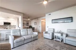 Picture of 16605 Lake Circle Dr 313, Fort Myers, FL 33908