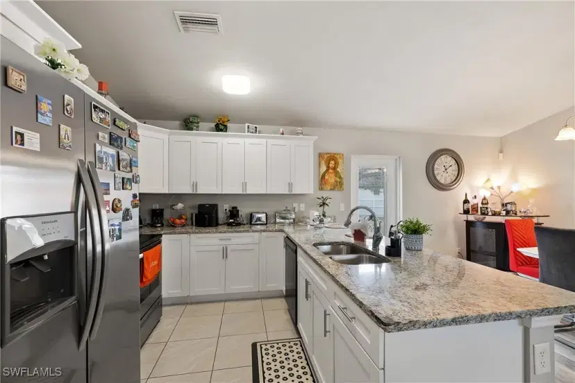 Picture of 520 Wilmington Pkwy, Cape Coral FL 33993