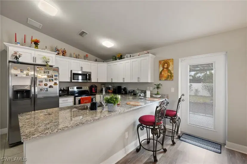 Picture of 520 Wilmington Pkwy, Cape Coral FL 33993