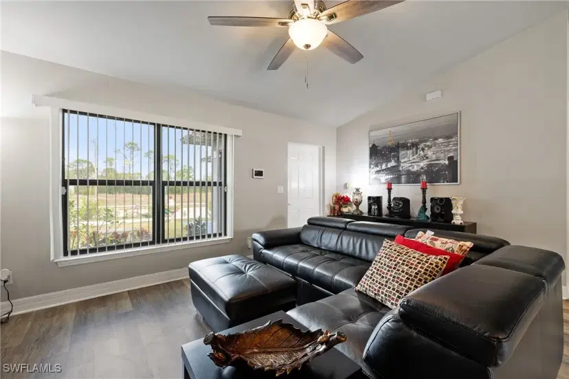 Picture of 520 Wilmington Pkwy, Cape Coral FL 33993