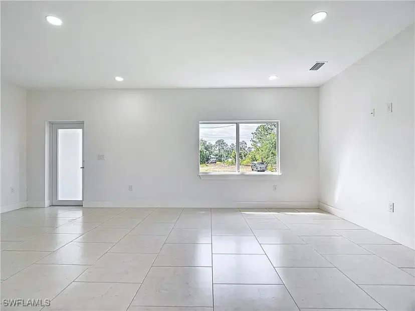 Picture of 829 Wabash St, Lehigh Acres FL 33974