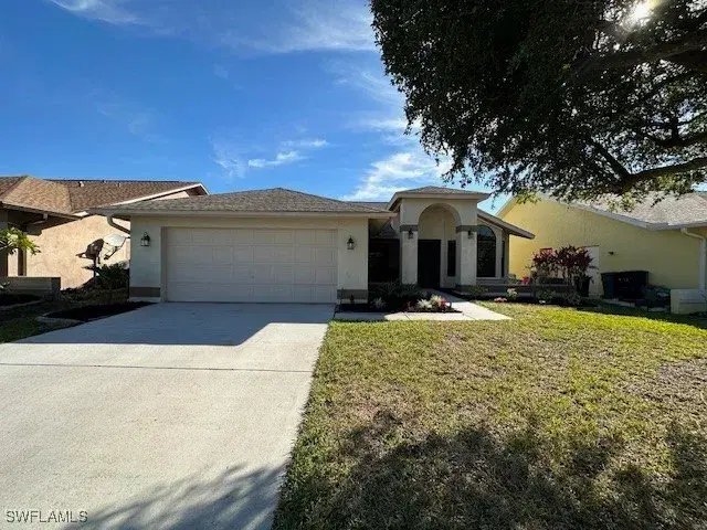 Picture of 13111 Regent Cir, Fort Myers, FL 33966