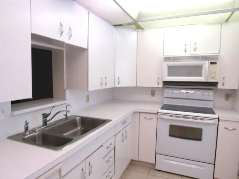 Picture of 3001 Portofino Isle F1, Coconut Creek FL 33066