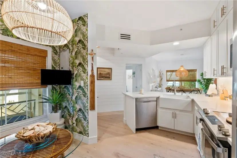 Picture of 529 11Th Ave S 101, Naples FL 34102