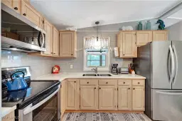Picture of 101 Pine Key Ln, Naples, FL 34114