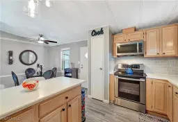Picture of 101 Pine Key Ln, Naples, FL 34114