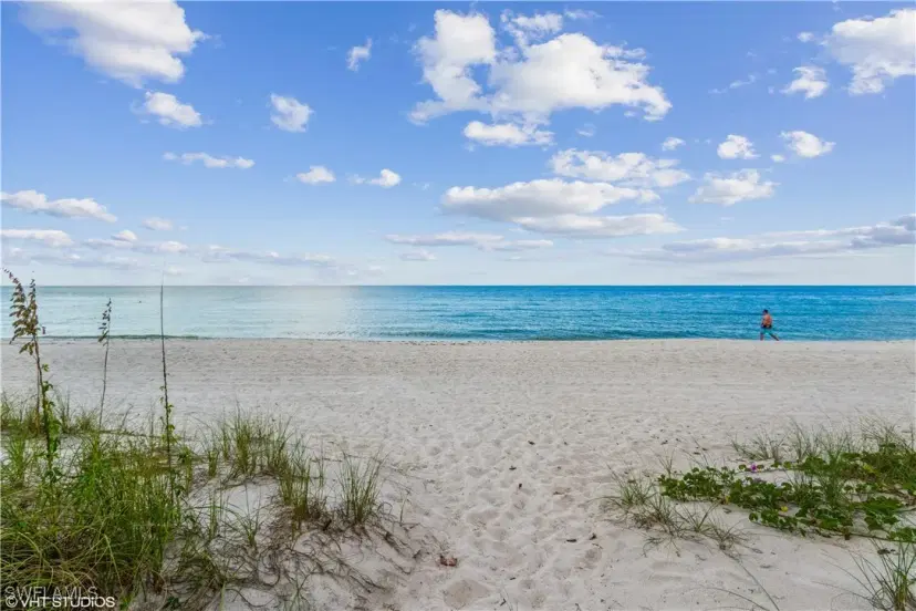 Picture of 10525 Gulf Shore Dr 213, Naples FL 34108