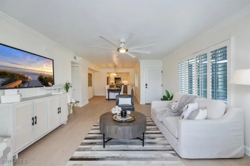 Picture of 4150 Crayton Rd B2, Naples FL 34103