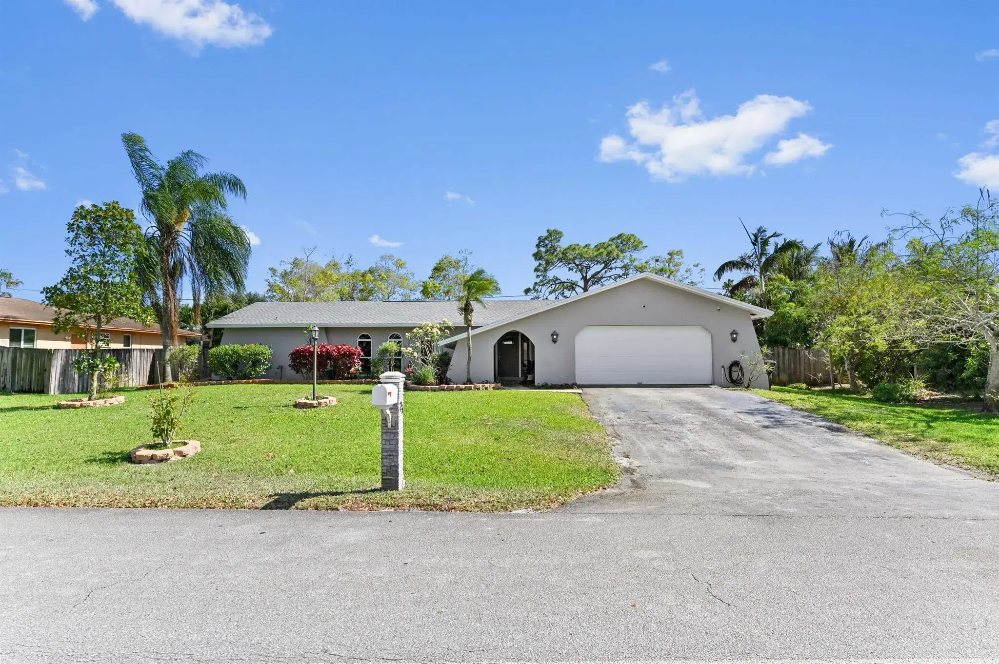 Picture of 25 W Plumosa Lane, Lake Worth, FL 33467