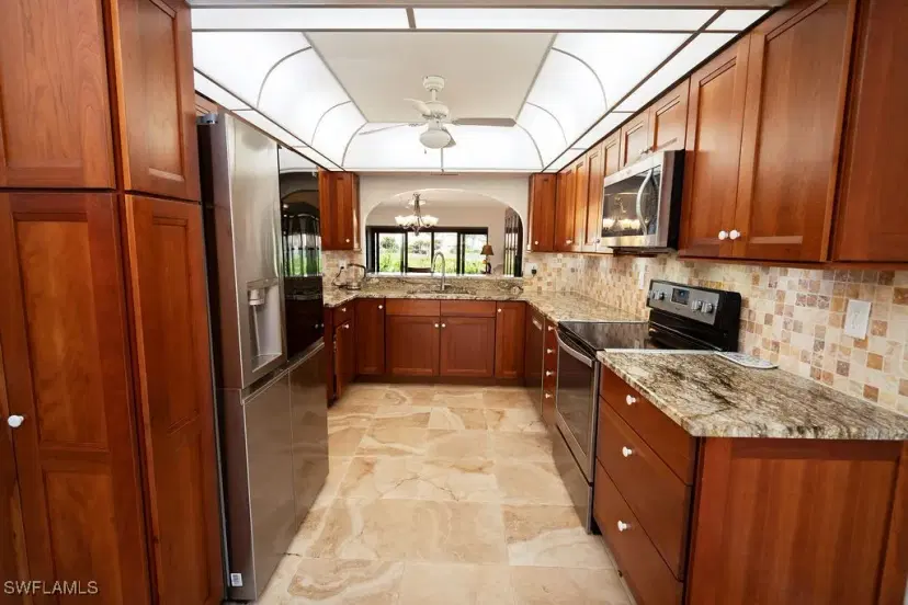 Picture of 15450 Cedarwood Ln 101, Naples FL 34110