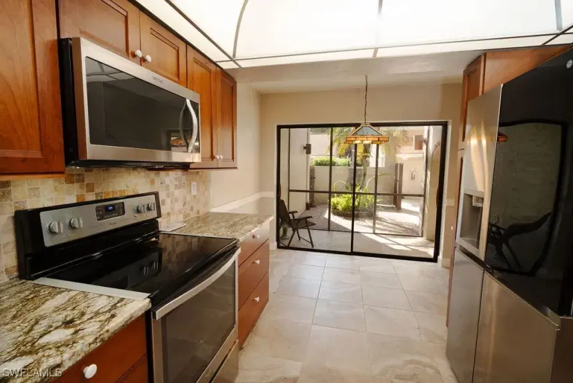 Picture of 15450 Cedarwood Ln 101, Naples FL 34110