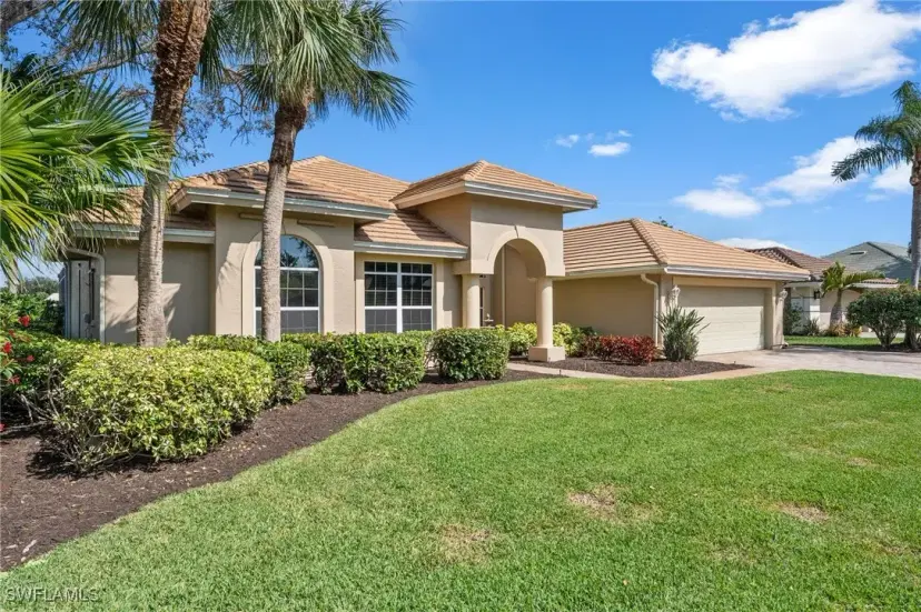 Picture of 3740 Lakemont Dr, Bonita Springs FL 34134