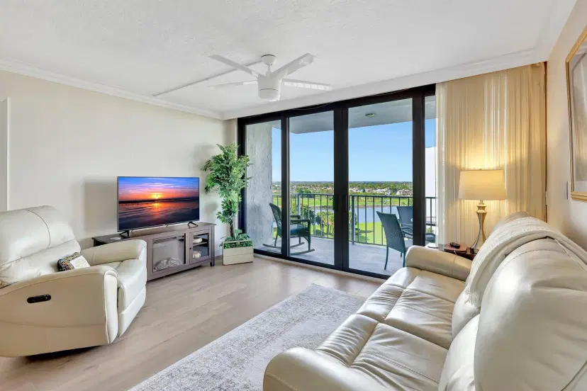 Picture of 336 Golfview Road 914, North Palm Beach FL 33408