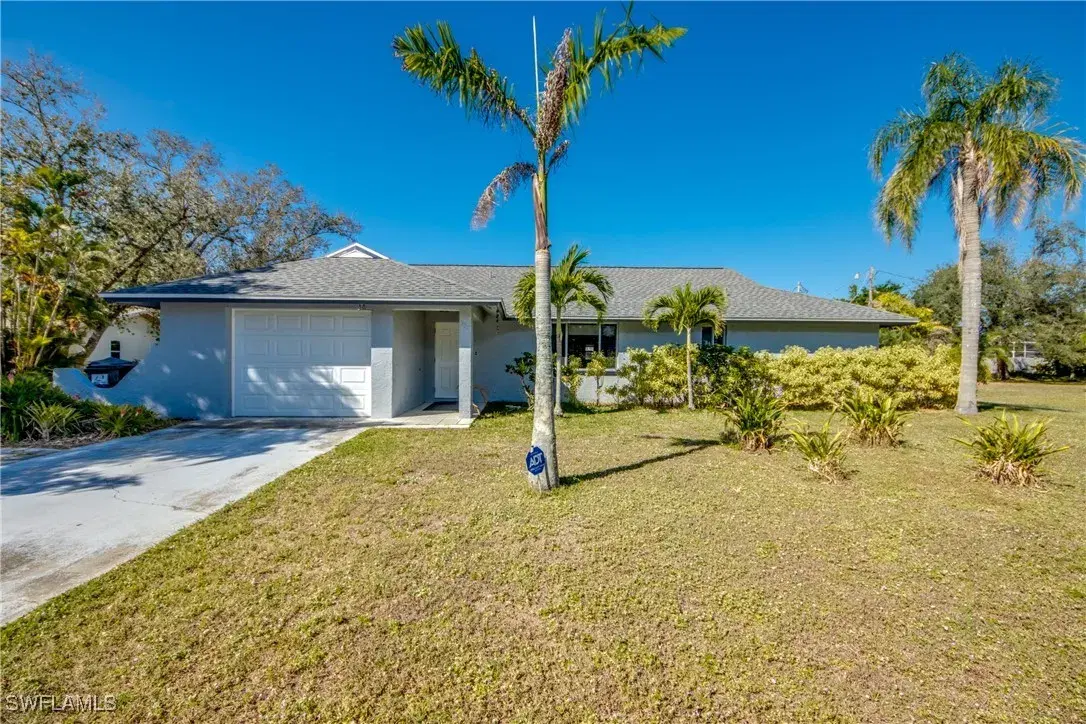 Picture of 952 Ione Dr, Fort Myers, FL 33919