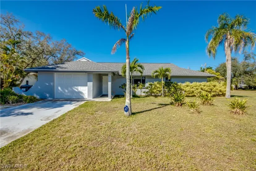 Picture of 952 Ione Dr, Fort Myers FL 33919