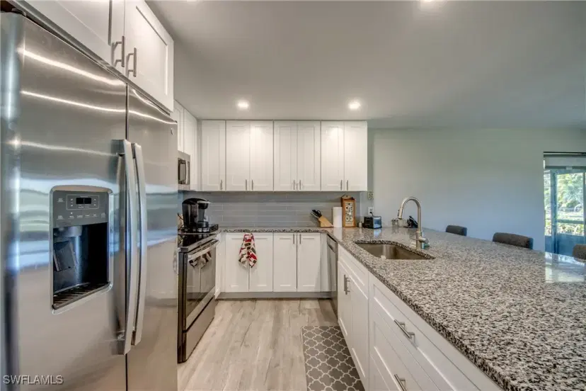 Picture of 952 Ione Dr, Fort Myers FL 33919