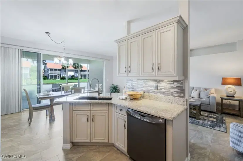 Picture of 5125 Cobble Creek CT 101, Naples FL 34110