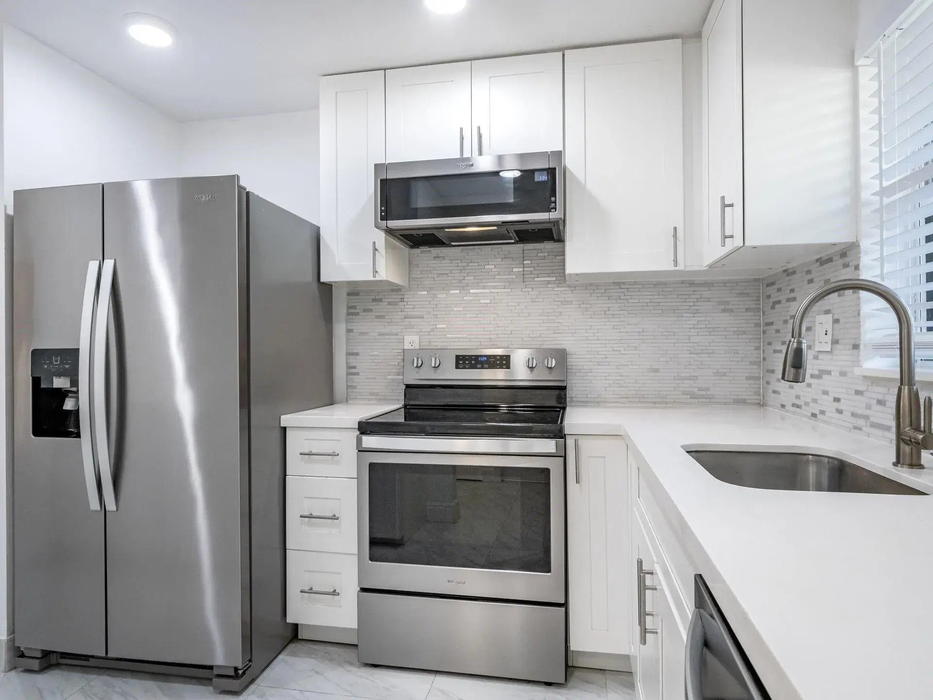 Picture of 10303 Sunrise Lakes Blvd 107, Sunrise, FL 33322